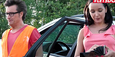 Hitchhiker Francys Belle is fucked by the car and she likes it