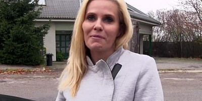 Amateur MILF agrees to fuck with a stranger for some cash