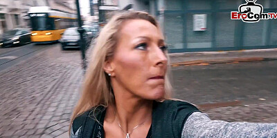 MATURE MOM PICK UP TEEN FOR FIRST TIME LESBIAN SEX