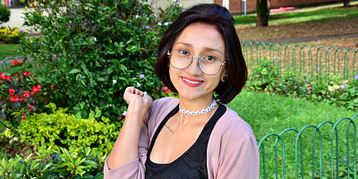 Alex Moreno enjoys the company of cute babe Luna Castillo