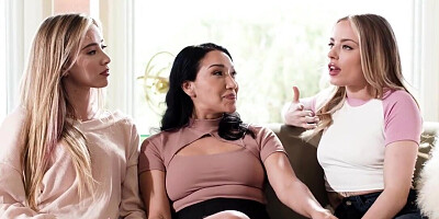 Threesome lesbo scene with girls that want hot oral