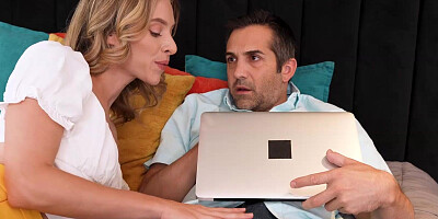 Anya Olsen makes Clara Trinity join her fucking her stepdad