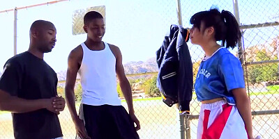 Isiah Maxwell Trains Stepsis may Lee 2 BBCs at same Time