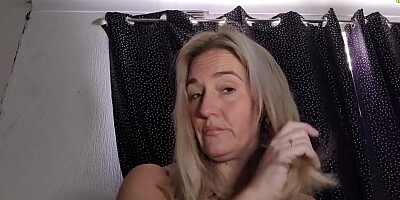 Desperate Housewife record's Herself getting ready