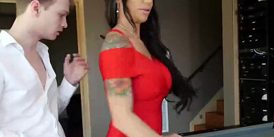 Wild cougar Melissa Lynn shakes those tits while getting firm dick