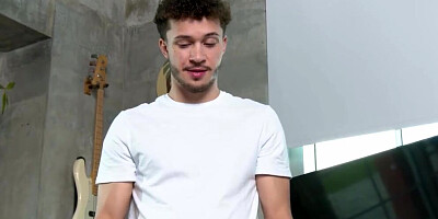 Naughty America: Hot babe Armani X wants her ass massaged on PornHD