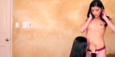 Horny mommy seduced her young stepdaughter into an afternoon lesbian lovemaking