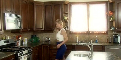 Teen Harlow Harrison shows her stepmom some love