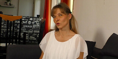 Cock-hungry mature woman polishes knob and opens legs to be fucked