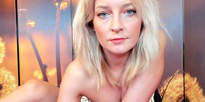 Charming blonde girl rides a sex toy on live webcam show