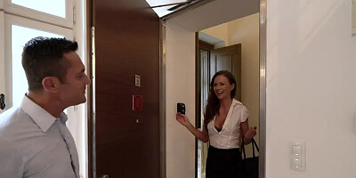 Slutty cougar Tina Kay enjoys as big cock penetrates her ass