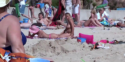 Voyeur on the beach lesbians make sex quite unabashedly in public