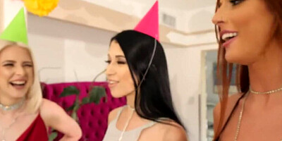 Lucky dude got an orgy as his birthday gift from his buddies