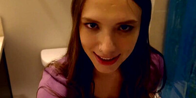 Step Siblings Caught - Getting Sucked By Stepsis While She Pees S8:E2