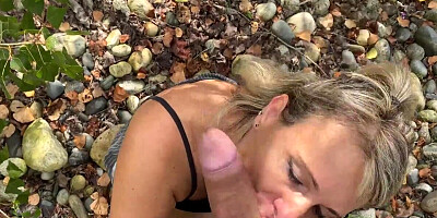Cameraman films sex with wife in the fresh air
