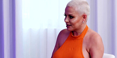 Slutty mature woman and stepdaughter are sharing a horny guy