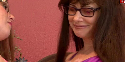 FFM interracial 3some with two brunette Milfs that share a BBC