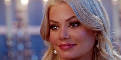 Young stud Alex Jones is procreating with blonde bombshell Riley Steele