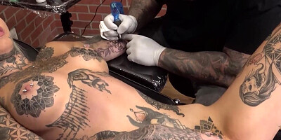 Amber Luke Masturbates While Getting Tattooed