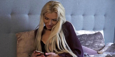 Skinny Blonde MILF Wakes Up Horny & Wants You To Watch Her Play