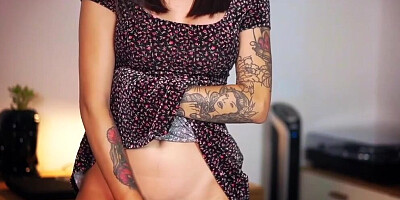 Depraved mature woman is drilled with a big fucking machine