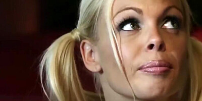 Foxy girl Jesse Jane blows a pecker and gets it balls deep
