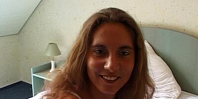 Cute amateur girl gets horny in the morning and plays with wet kitty