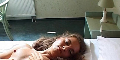 Cute amateur girl gets horny in the morning and plays with wet kitty