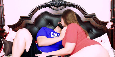 Madisin Lee-Horny MILF Aunt Is Home For The Holidays