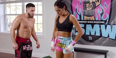 Vienna Black Has Been Training With A Boxing Coach Nonstop & Is Finally Ready For Her Sparring Match