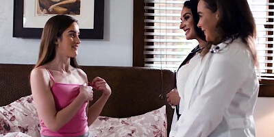 Step-MommysGirl Doctors StepMILF on Duty for Natasha Nice's Pussy