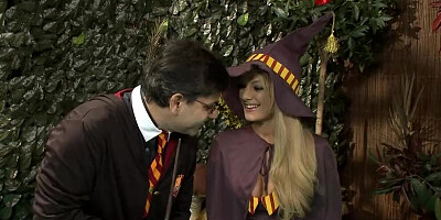 Pussy licking and fingering in lesbian group sex is a wonderful thing to watch