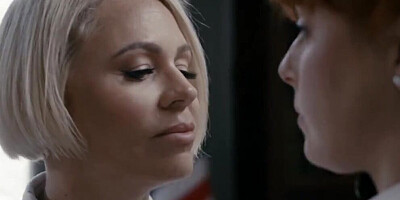 Naughty MILFs Penny Pax & Helena Locke are having lesbian sex session