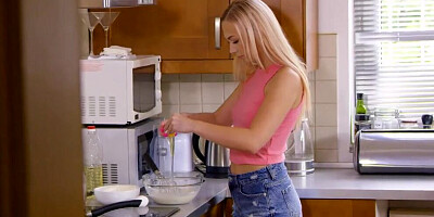 MOMxxx Lesbian Czech Stepmom Florane Russell Spanks and Licks Blonde Teen Jenny Wild