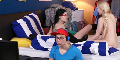 MOM Big Natural Tits MILF Seduces Young Sons Virgin Teen Gamer Girlfriend