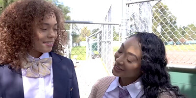 Schoolgirls Sarah Lace and Willow Ryder Suck Their Teacher's Cock Like a Vacuum Cleaner - FreeUse Fantasy