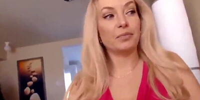 Gorgeous MILF - Blowjob in POV