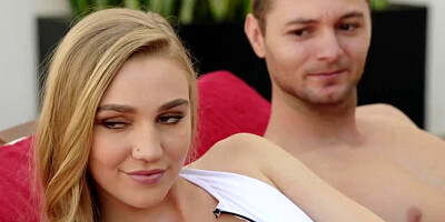 Kendra Sunderland Cheats the second her Boyfriend Leaves