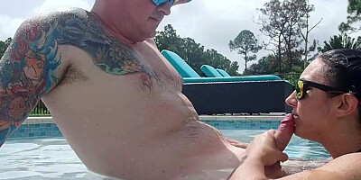Tattooed cougar blows pool boy and gets fucked on the couch