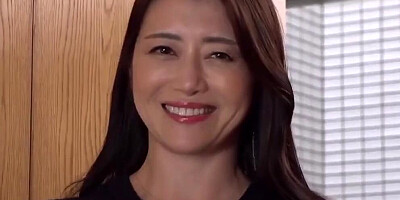 Asian cougar Maki Hojo is making out with her partner