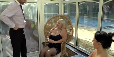 Granny rides cock and face in threeway