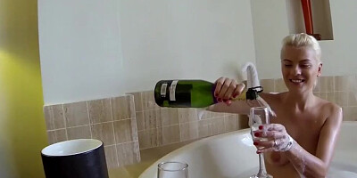 Jasmine Rouge and her lover are fucking while sharing a tub