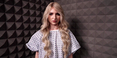 Psyche Ward Patient Britt Blair MESMERIZED & FUCKED - Amateur Boxxx