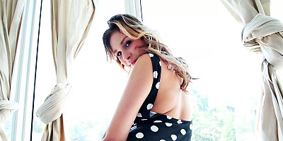 Carmen Calienteis handling a dick and with her pussy and mouth