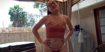 Geeky-looking girl is an expert in giving oral pleasure and cock sucking