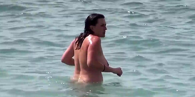 Candid Beach Voyeur Milfs Scenes