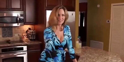 In Kuche mit Stiefmutter