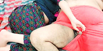 XXX Pakistani Mom And Stepdad Have Real Sex And Romance In The Early Morning On The Bed With Clear Hindi Audio