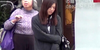 Japanese schoolgirls rub
