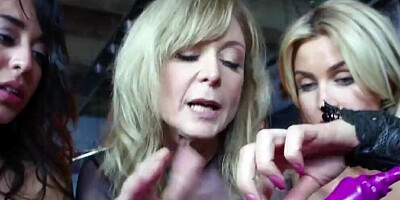 Mature lesbian Nina Hartley – behind the scenes tour with her sexy friends